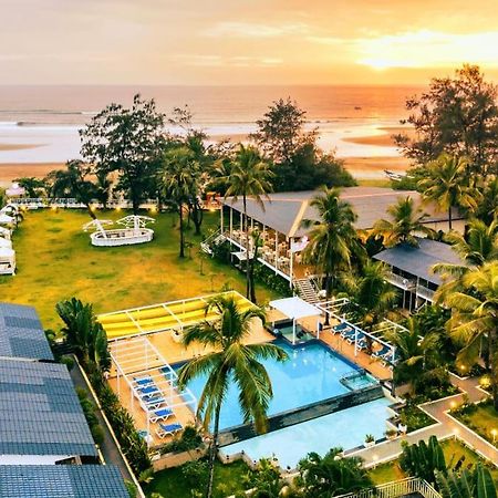 Foxoso La Beach Resort & Spa Goa Velha Esterno foto