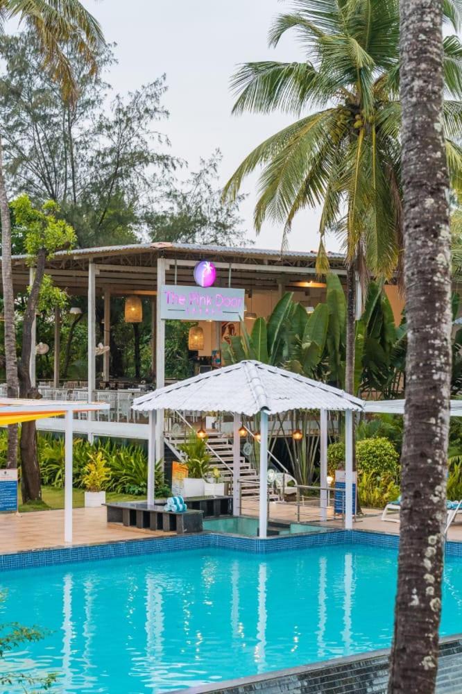 Foxoso La Beach Resort & Spa Goa Velha Esterno foto