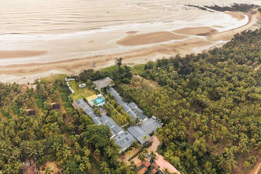 Foxoso La Beach Resort & Spa Goa Velha Esterno foto